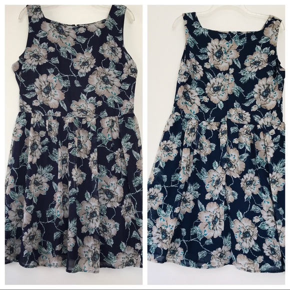 BEIGE BY ECI NAVY FLORAL SLEEVELESS DRESS - Picture 1 of 11